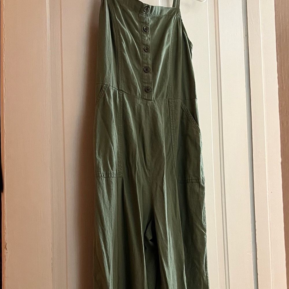 🌿🍁Old Navy Button front, 55% linen minimal jumpsuit, size L
